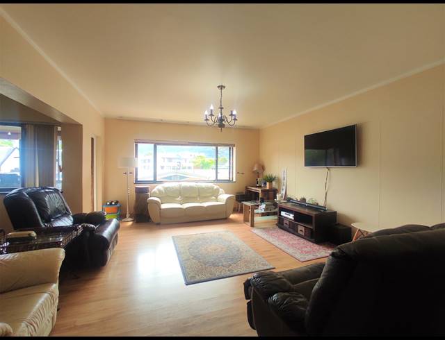 3 BEDROOM APARTMENT TO LET IN CLAREMONT UPPER